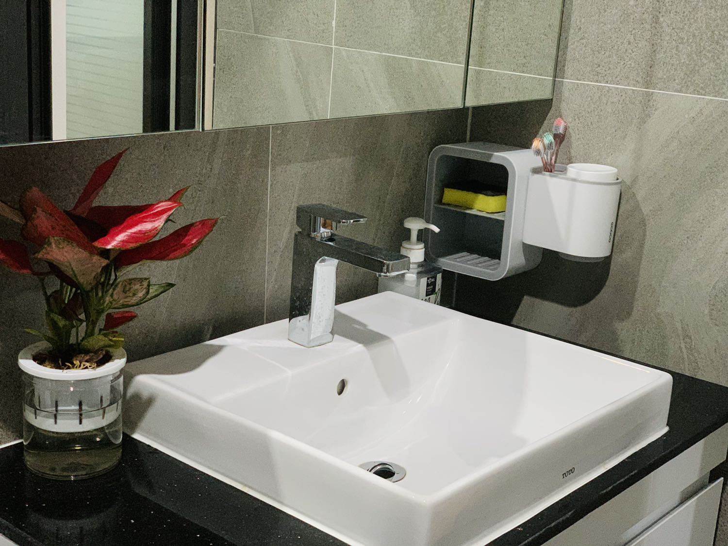 Mình để trong NvS nên thấy ưng ý vì nhỏ gọn, mỗi cái vận chuyển bị vỡ 1 cái lõi, nhưng vẫn cho shop 5*