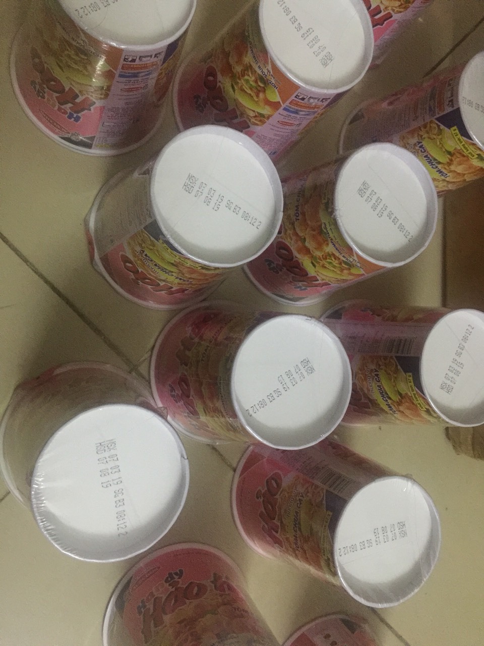 TIKI KHÔNG KIỄM DUYỆT GIAO HÀNG THÙNG MÌ HẾT HẠN SỬ DỤNG 1 THÁNG TRƯỚC KHI GIAO -> QUÁ TỆ
RẤT BỨC XÚC VÀ KHÔNG HÀI LÒNG VỚI NCC NÀY, TỪNG MUA NHIỀU SẢN PHẨM CỦA TIKI CHƯA LẦN NÀO THẤT VỌNG NHƯ VẬY, ĐÃ GỬI EMAIL THÔNG BÁO VẪN KHÔNG NHẬN ĐƯỢC BẤT KÌ PHẢN HỒI NÀO HỖ TRỢ KHÁCH HÀNG PHÍA TIKI