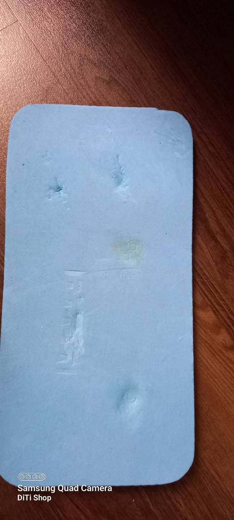 Tấm lót chất lượng quá tệ, không biết lý do nhưng nhận hàng thì nó bung rách và chỗ.