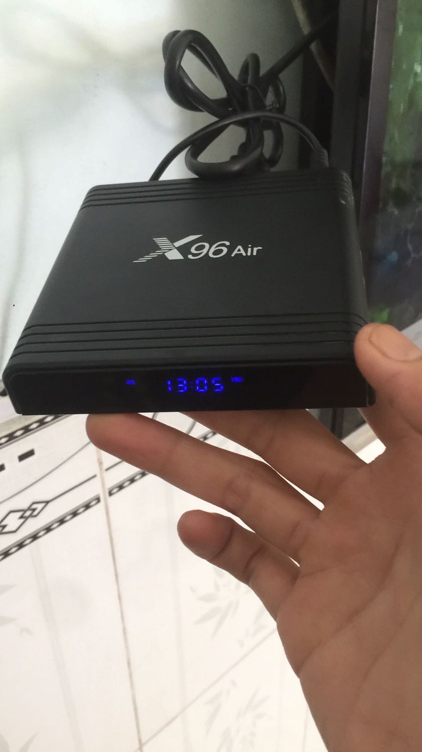 Box đẹp keng chuẩn trên quảng cáo, lắp vào *** ok dễ xài, hình ảnh rõ nét, lướt cũng rất nhạy, giá tầm trung đc như này là quá ngọt, độ bền thì phải xài mới biết, tóm lại đáng mua đáng đồng tiền bát gạo, cho shop 5* nâng cao uy tín