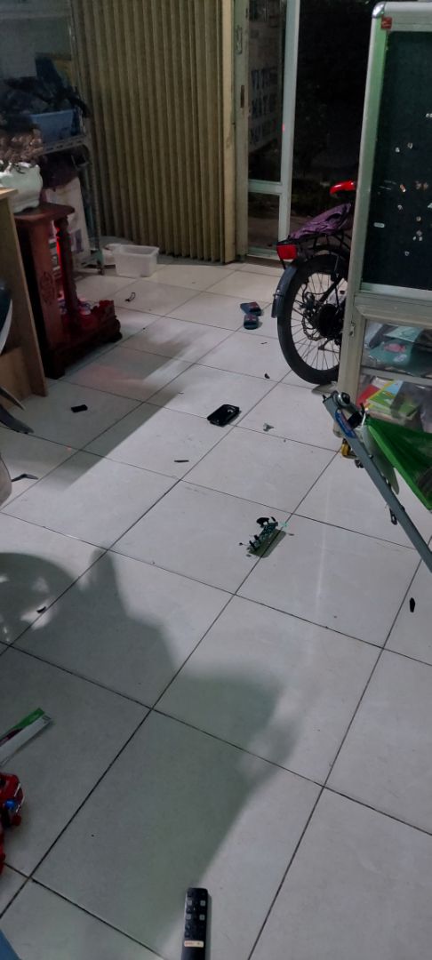 Bọn mày bán hàng như dỏm, dỏm quá dỏm