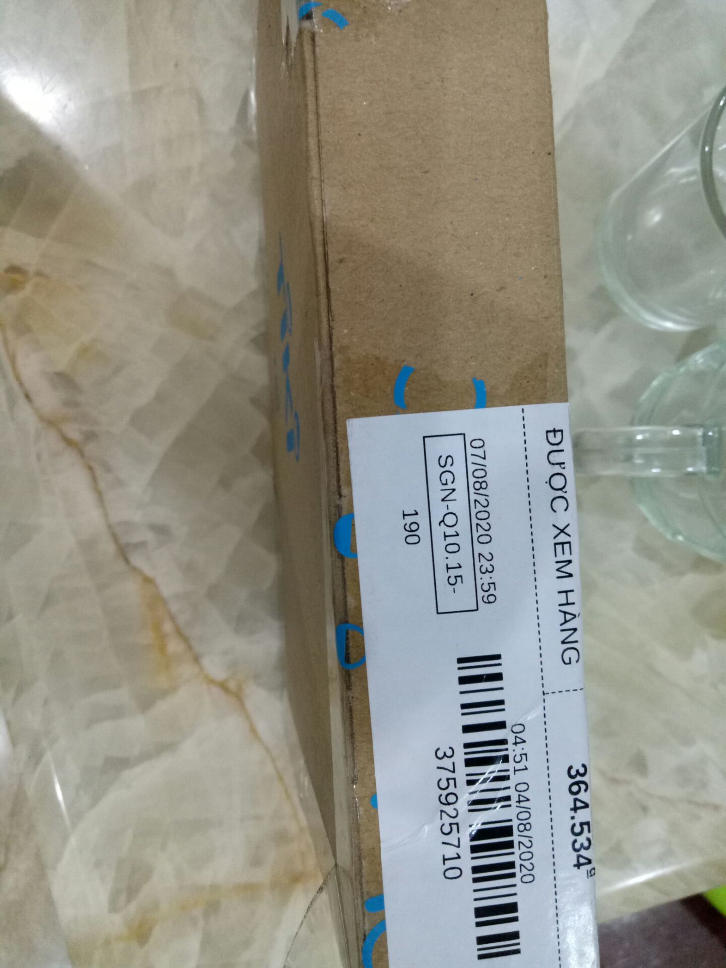 shop giao nhầm cho mình vớ gối rồi shop đổi lại vớ đùi giúp mình được không?