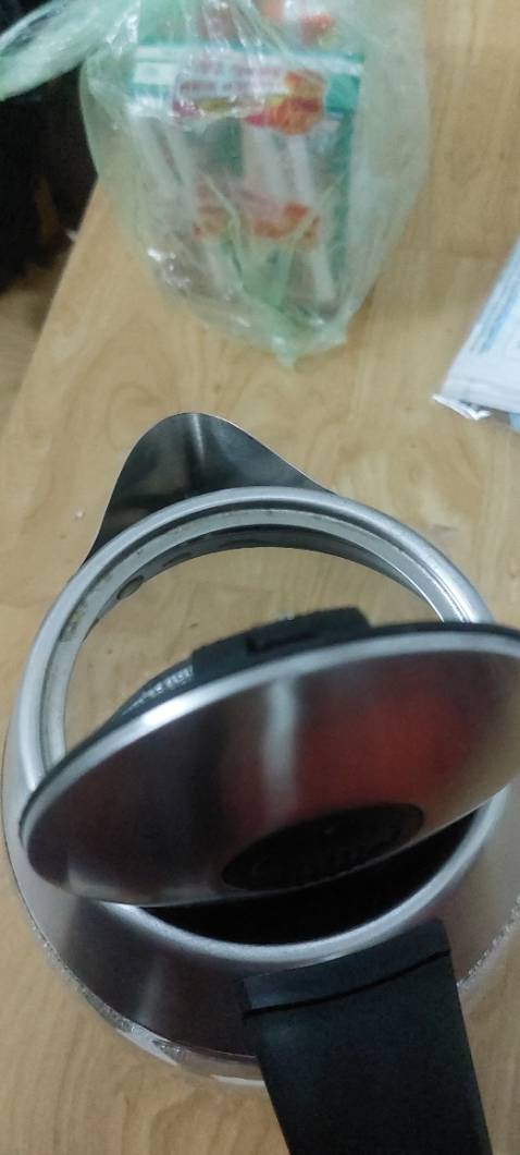 Sản phẩm mới chỉ sử dụng được 1 tuần nhưng đã bị gỉ sét, không đảm bảo an toàn sức khỏe khi sử dụng.