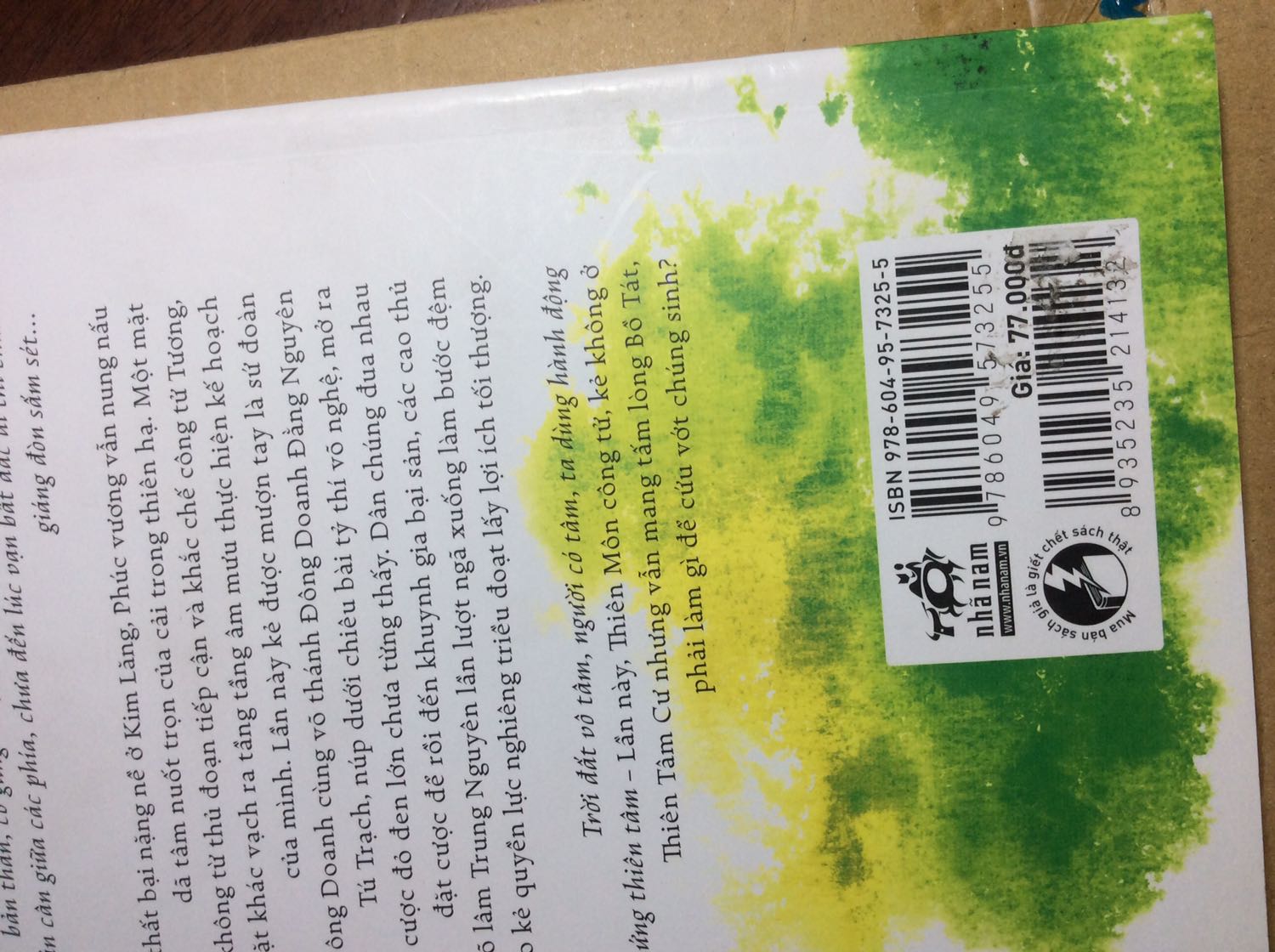 Giao hàng đúng hẹn, hàng nguyên vẹn. Tuy nhiên quả barcode trông đau đớn quá :’( hàng tồn 3 năm không tránh khỏi chút xước, bụi và quả này. Chịu chăm thì mới như thường, cơ bản là đẹp sẵn rồi