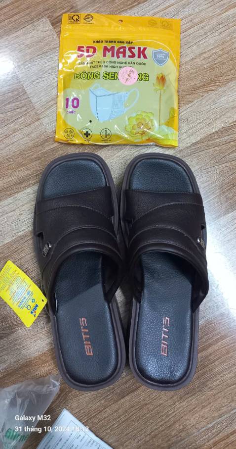 Đóng gói cẩn thận, giao hàng nhanh, hàng đúng như trên web, shop còn tặng thêm khẩu trang