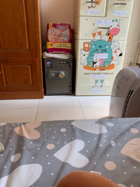 Giao hàng nhanh, bỉm mỏng, dùng ổn, giá trung bình