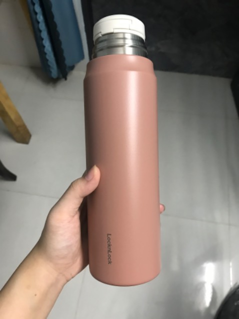 Giao nhanh lắm! Đóng gói ko có bọc chống sốc lun may bình ko có bị gì. Như hình thì bình siu đẹp lun mn. Màu ra nắng còn xinh hơn. Vì mk thích loại dùng cốc nên đây là lựa chọn hoàn hảo nhất cảm ơn