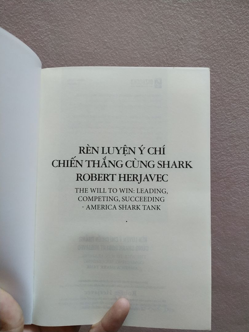 " Cuộc sống là để tận hưởng, tôi tận hưởng phần lớn mọi việc tôi làm hàng ngày, bao gồm cả thời gian và nỗ lực dâng hiến cho công việc" Sơ sơ qua cho các bạn câu hay này trong sách :v. Mua về và nghiền ngẫm nhé- hay đó!. Dịch vụ Tiki tuyệt vời nhá 5 sao. Sách mới, giá rẻ, giao hàng siêu nhanh. Mở mắt cái đã thấy anh ship gọi rồi. Đặc biệt anh phải giao cho mình 2 lần ( vì mình không nghe máy) nhưng anh vẫn rất vui vẻ, nhiệt tình. Cảm ơn anh, cảm ơn tiki.