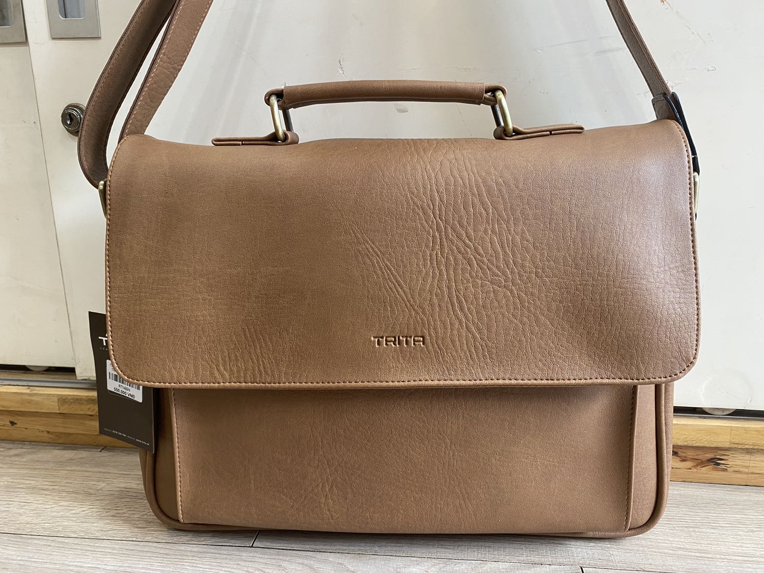 Mua cặp cho con trai đi học mà phụ huynh ai cũng khen, giá rẻ mà chất da rất đẹp, bền, tôi rất ưng ý, cho shop 5 sao nè