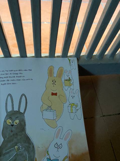 cuốn nào cuốn đó đều có nét lạ rất hay, màu in đẹp, cả chị cả em đều thích cuóin thỏ này