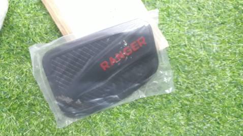 Đặt 2 cái Carbon, giao màu đen đã đành, còn giao có 1 cái. Rất không hài lòng