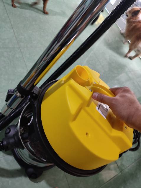 Máy dùng ổn hút sạch
Tuy nhiên hút nước lau sàn và chế độ hút ghế nệm thì chưa được vừa ý lắm