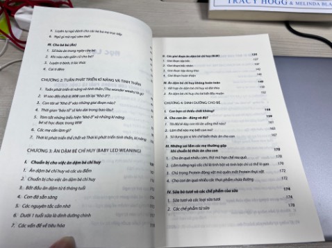 Cho mẹ nào cần tham khảo qua mục lục nhé. Mỗi sách sẽ có viết theo phong cách khác nhau