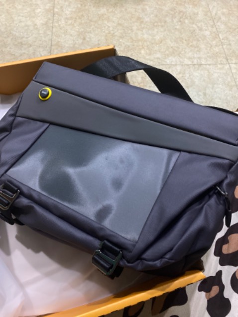 Đóng gói cẩn thận. Sản phẩm hoàn thiện tốt. Rất ok