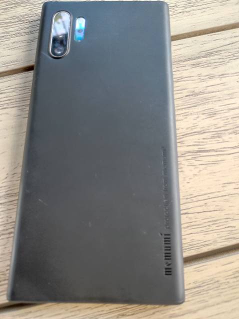 Mình mới mua đc 1 tháng hơn xài mỏng. Nhưng chất lượng chưa gì đã bị bong tróc góc. Hãng xem hình thì thấy. Cảm thấy sản phẩm hơn 100k mà xài đc 1 tháng hơi phí