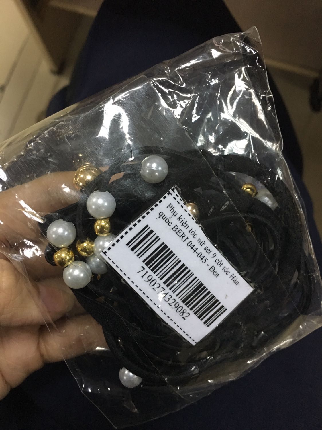 Tệ! 
 Mình từng mua set này màu xám của nhà cung cấp khác thấy rất đẹp nên muốn mua lại, nhưng lần này hàng rất tệ, không hề giống như hình và chất lượng thua xa set lúc trước mình đã mua.