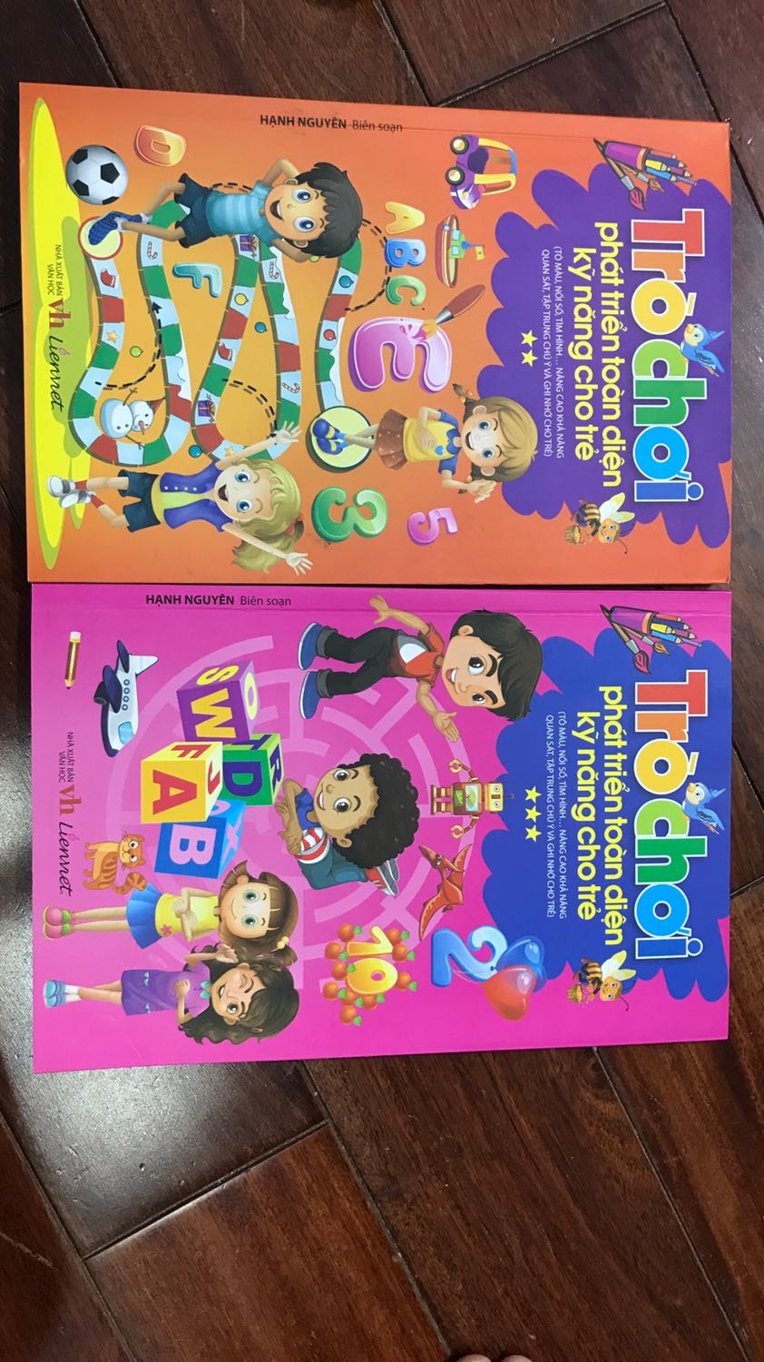 Quyển này rất thú vị, đứa con 7 tuổi của mình rất say sưa chơi. Nhà mình có đủ bộ luôn.