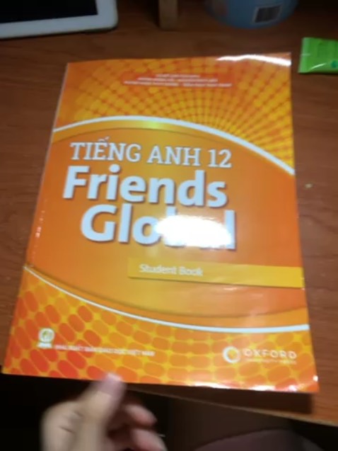 Rất tệ mua sách bị lỗi nhắn shop k rep . Từ 1D nhảy sang 2H luôn mất mẹ mười mấy trang . Tui không hề xé hay đụng vô rách hết nha 😊 . Không hiểu sao app bị qq j đánh giá có video vs hình luôn mà vô xem lại đánh giá k có