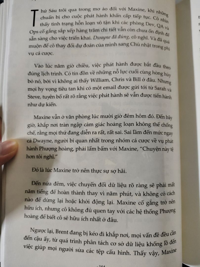 Sách chủ yếu viết về cách làm việc, công việc của lập trình viên, môi trường làm việc, các lí tưởng để xây dựng và làm việc hiệu quả, khơi dậy sự tận tâm, hứng khởi. Sử dụng nhiều thuật ngữ chuyên ngành IT, sẽ rất thú vị nếu tìm hiểu kỹ càng được hết chúng. Lời văn dễ hiểu. Về hình thức, keo dán sách ko chắc chắn lắm nên đã bung sau 3-4 lần đọc
