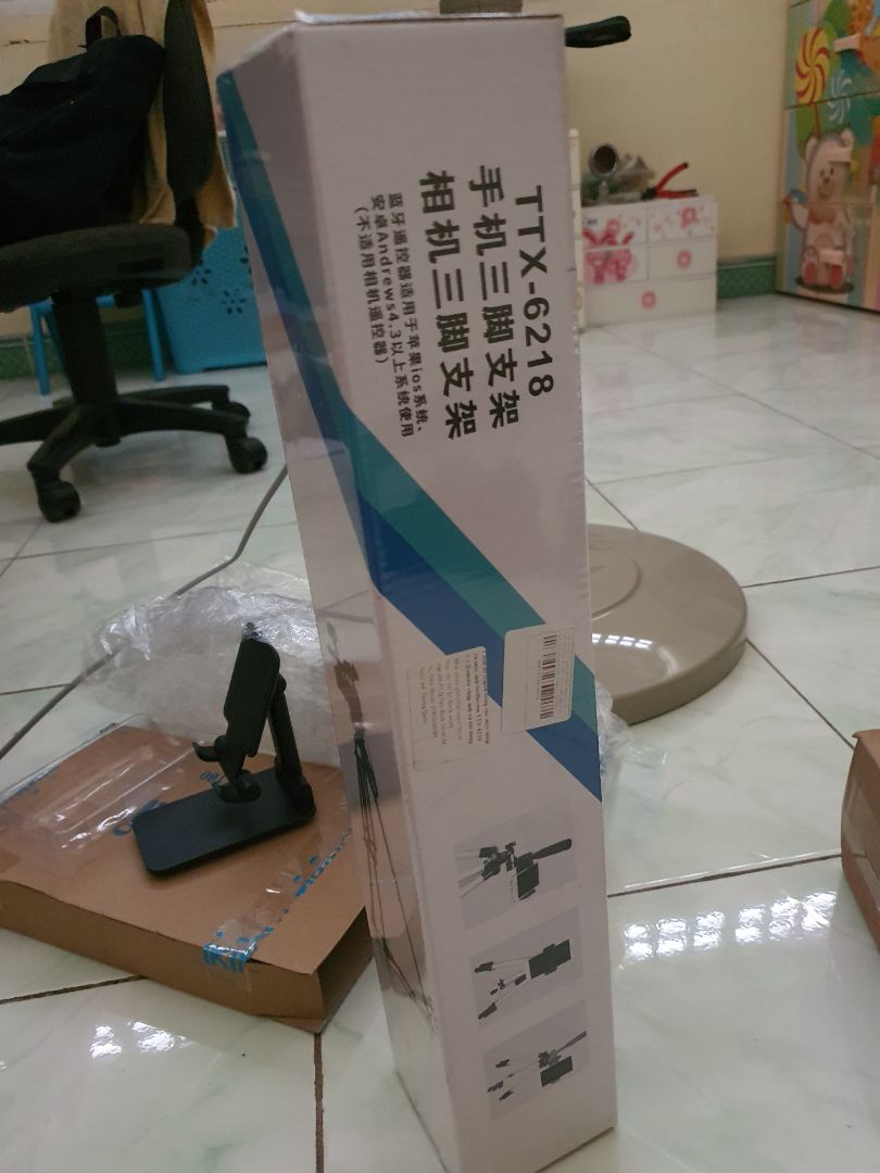 hàng đóng gói chắc chắn, kĩ càng, giao hàng nhanh
tripod chắc chắn, mình đã từng mua ở nhiều chỗ nhưng chỗ này khá tốt
mình nghĩ tripod cao khoảng 1m4 nha