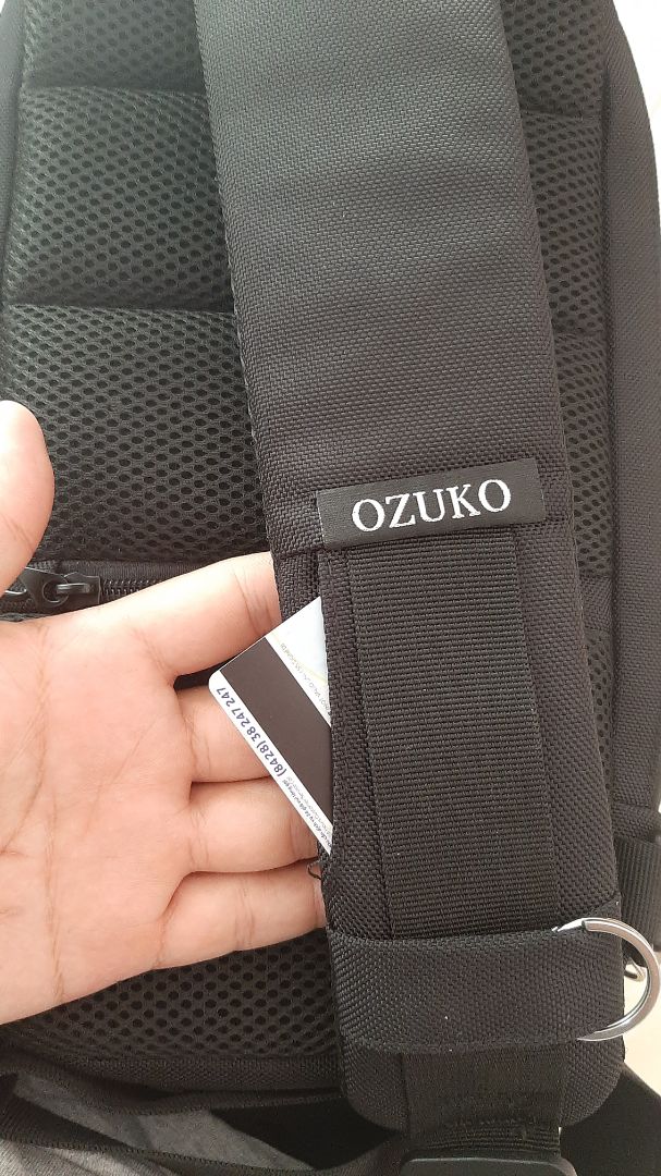 Gọn, ôm sát người nên cảm giác chắc chắn.
Nhiều ngăn lớn nhỏ tiện dụng, ngăn đựng thẻ trên dây đeo rất tiện.
Hỗ trợ cổng sạc bên ngoài. Gọn, ôm sát người nên cảm giác chắc chắn.
Nhiều ngăn lớn nhỏ tiện dụng, ngăn đựng thẻ trên dây đeo rất tiện.
Hỗ trợ cổng sạc bên ngoài.