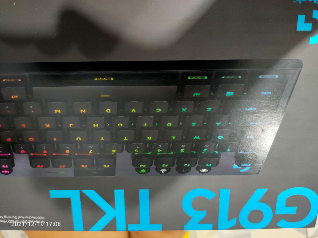 Vận chuyển quá lâu. Tiki chăm sóc khách hàng kém. Sản phẩm thì tốt, ok. gõ êm rất thích.