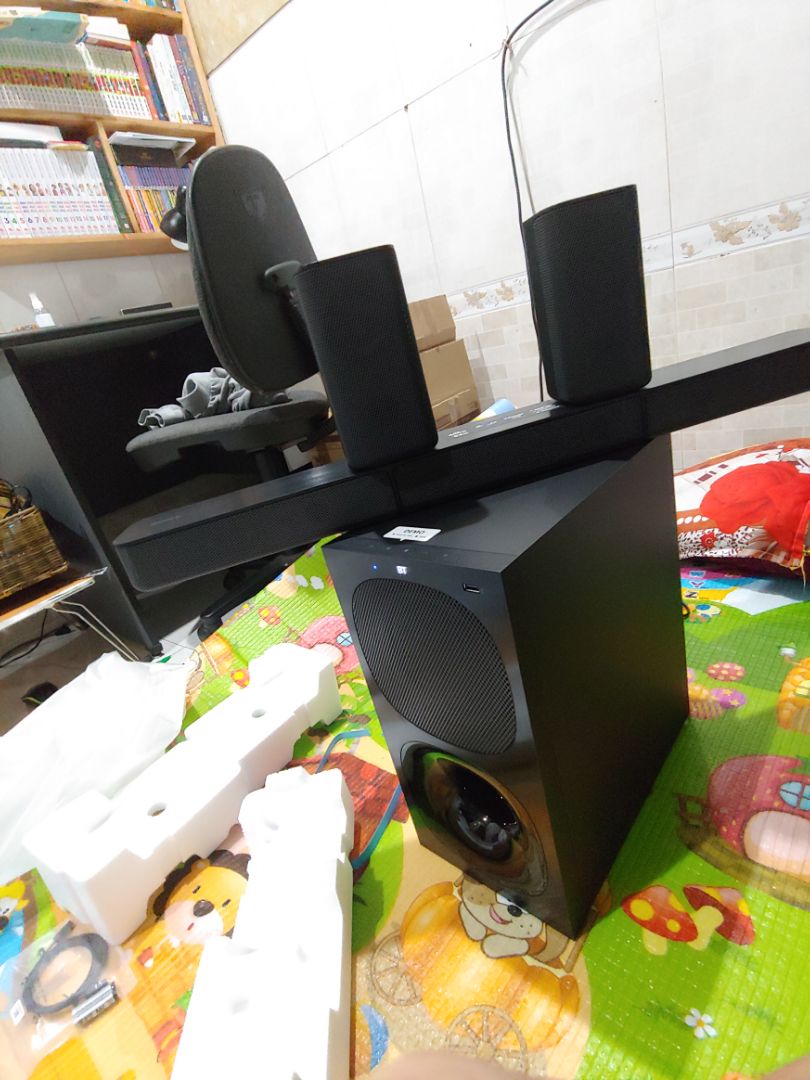 Loa mới nguyên hộp, được tự tay bóc seal sản phẩm, chất âm ổn trong tầm giá, xem Netflix, nghe nhạc cơ bản ổn, bass đủ nghe, nghe trong phòng khách tầm 30m2 là ổn nhất.
Tiki giao hàng nhanh, được free ship, ô tô chở đến tận cửa. Cảm ơn.