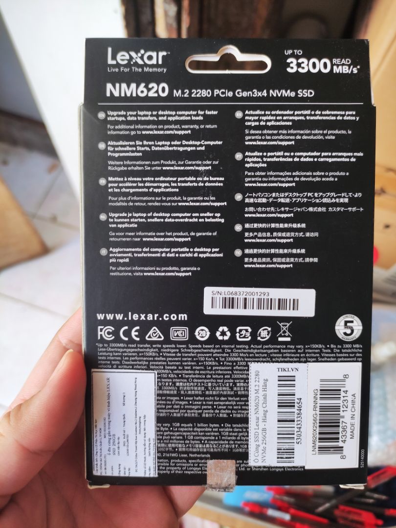 mua dc giá tốt 745k. tốc độ đọc/ghi 2400/1100 rất ok. load win mượt hơn hẳn ssd sata 3. tặng kèm ốc rất chu đáo dù main có kèm rồi.