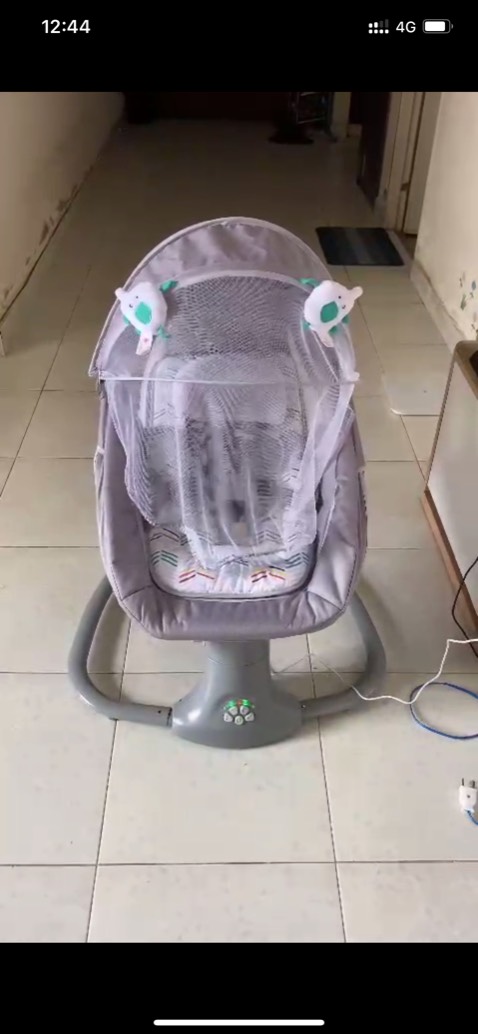 Sản phẩm tốt, đúng chất lượng mẫu mã, con mình 3kg rung lắc còn hơi mạnh so với trọng lượng của bé, lớn thêm vài tuần chắc sẽ ổn hơn! Các bé trên 3 kg sẽ rất phù hợp! Hoặc anh chị nào mua về xử lý tại nhà làm tăng thêm 3-400gram thì mức rung lắc thấp nhất sẽ thoải mái nhất cho bé!

tóm lại sản phẩm tốt như mong đợi! 10 điểm!
