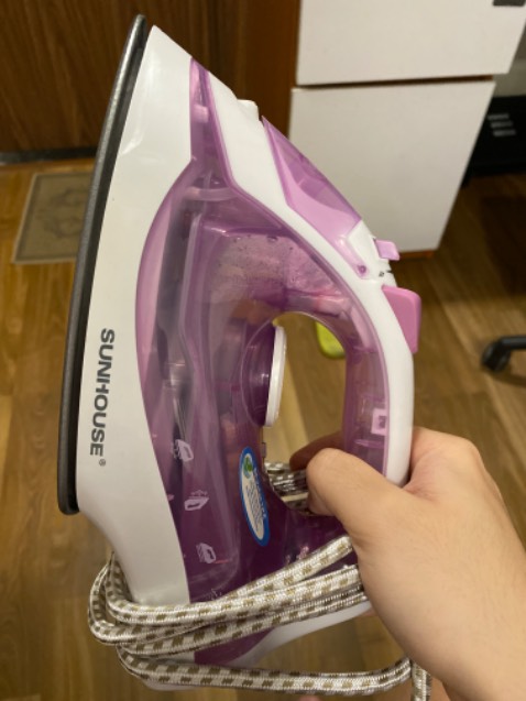 Xài rất tệ. Để nghiêng là nước tràn ra ngoài. Hơi nước lúc là ra ko đều. Tiếp nước khó. Đừng ham rẻ mà mua này nha mọi người
Gắng xíu nữa mua của phiplip mà xài