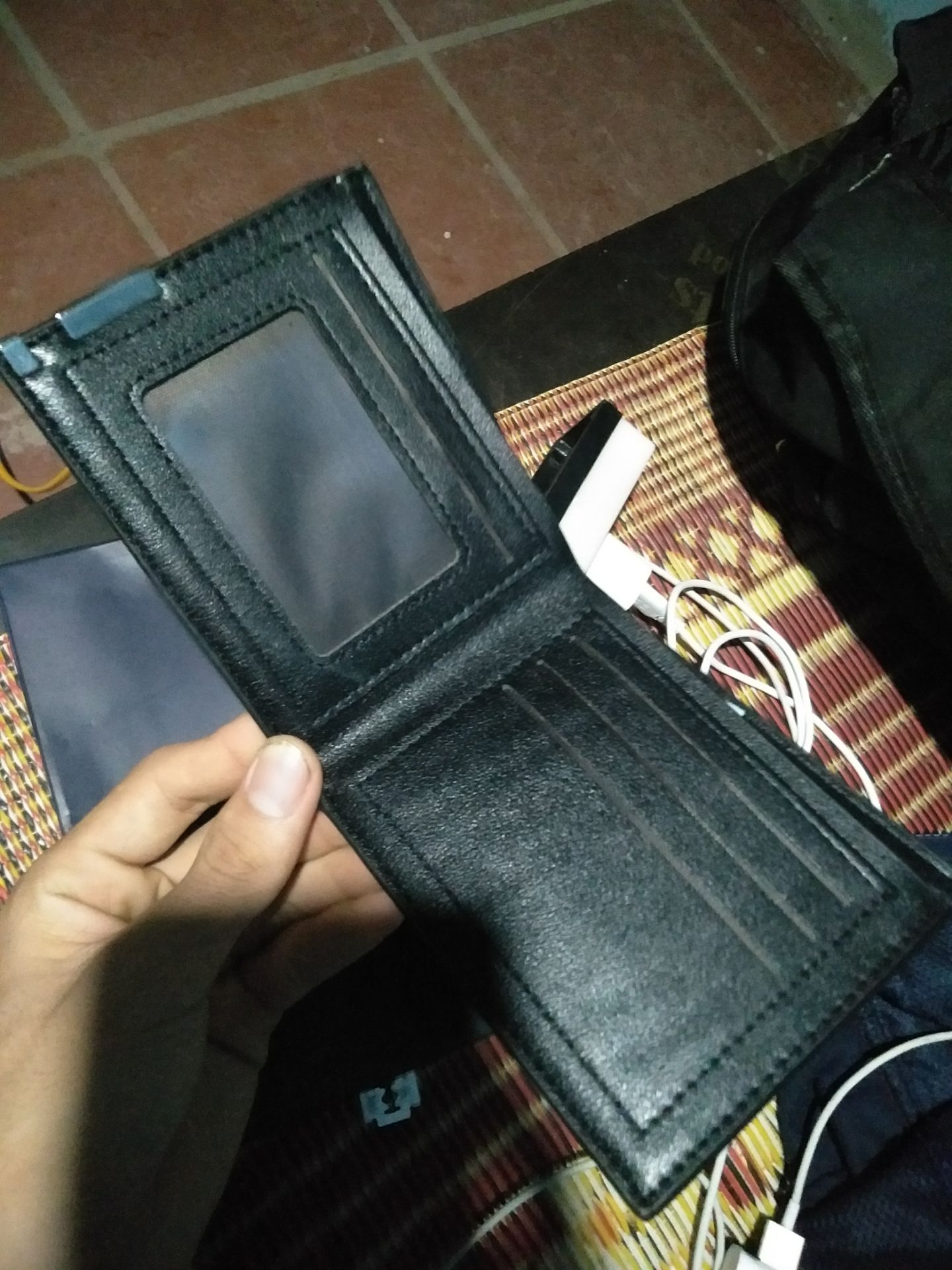 sản phẩm rất ok, phù hợp với giá tiền, giao hàng nhanh. nhưng phải chi có thêm 1 ngăn khóa thì tuyệt