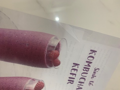 Sách bị rách 😢.sách không được mới. Sách bị rách 😢.sách không được mới.