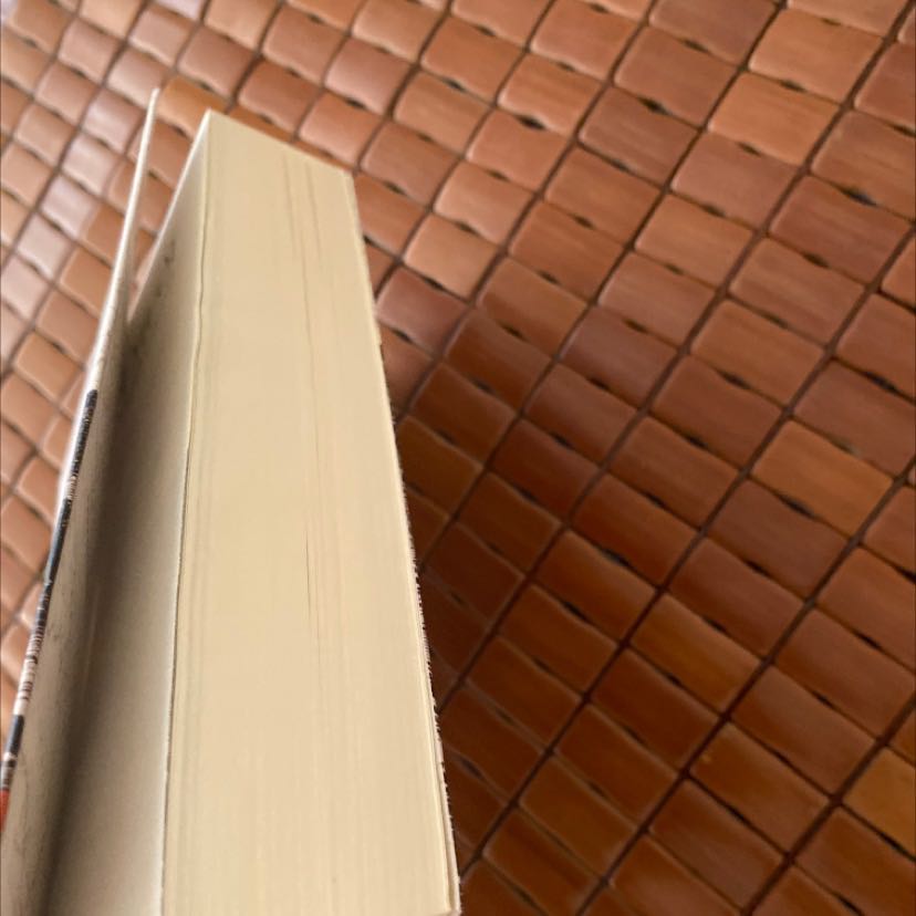 Sách có tranh minh hoạ, trình bày đẹp. Đọc lướt lướt qua cũng thấy ưng. Mình mua vì thấy 1 số bạn cũng khá khen cuốn này. Nên rất hy vọng luôn ❤️