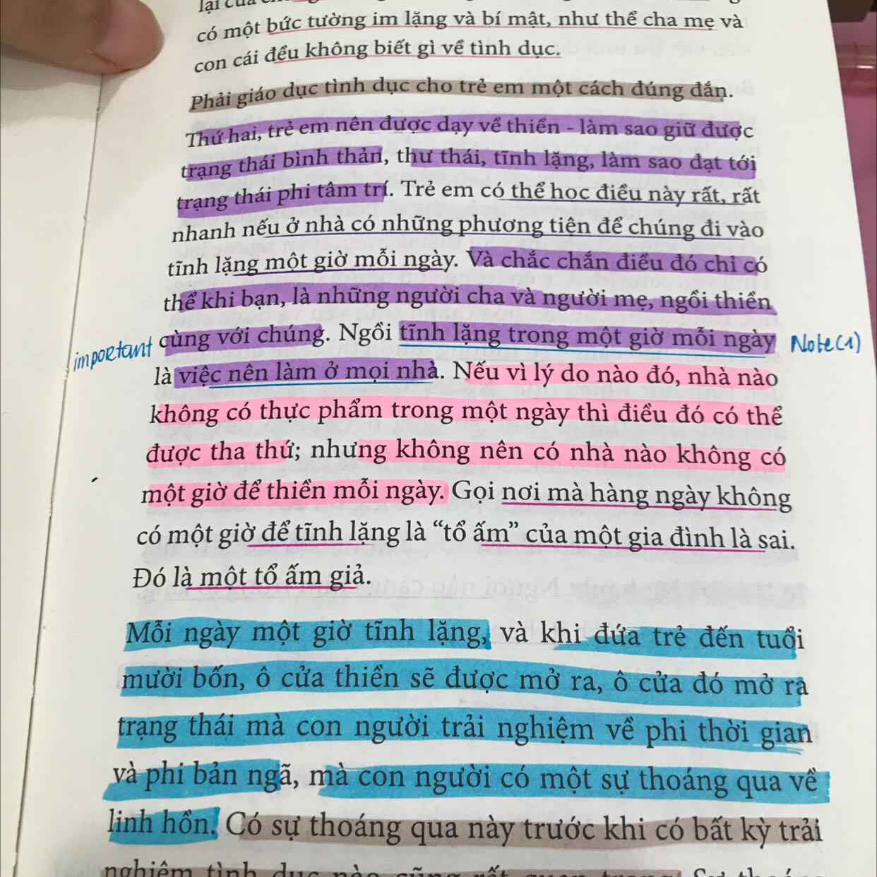 Một cuốn có nội dung thực tế và rất tuyệt vời, tuyệt vời, tuyệt vời ... nên có 1 cuốn trong tủ sách của mình.. nội dung thì các bạn nên đọc và tự cảm nhận. Osho nêu ra, phân tích, đưa ra rất nhiều ví dụ để chúng ta hiểu rõ thực trạng chứ không phải né tránh! Cám ơn tác giả, dịch giả, nhà xuất bản, shop bán sách ạ !!!