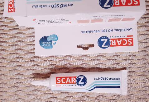 Hướng dẫn sử dụng bằng tiếng Việt, rõ ràng, dễ hiểu. Đóng gói cẩn thận, giao hàng nhanh, hình thức đẹp, hạn sử dụng còn dài. Mới dùng được vài ngày nên chưa rõ tác dụng cỡ nào. Tuy nhiên vẫn rất hài lòng với sản phẩm này. 😍