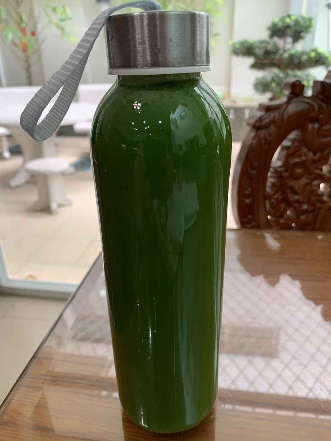 Chai đẹp, trong, dày dặn.