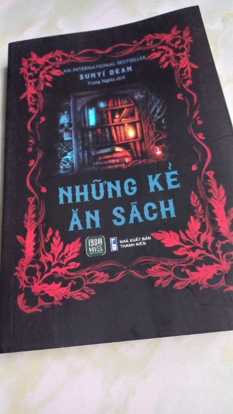 Sách giao đẹp, còn nguyên mới. Nội dung có vẻ hấp dẫn, bìa nhìn ma mị lắm. Ước gì cũng có biệt tài ăn sách, ăn xong cái gì cũng nhớ haha