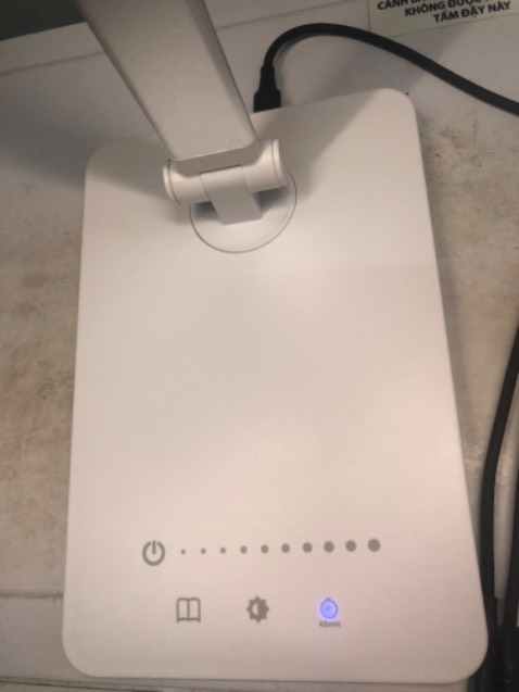 Đèn sáng có 2 chế độ ánh sáng sử dụng tiện lợi 
Có chế độ thông minh hẹn h cho mình đọc sách trc ngủ lắm ak, cho shop 5*