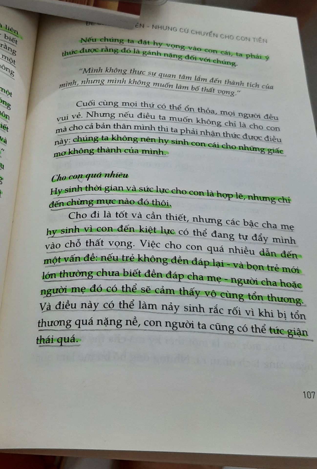 "Để cho con yên nhưng cứ chuyển tiền cho con" là một cuốn cẩm nang về tuổi teen dành cho cha mẹ của chúng- những ai đang rất bối rối không biết phải làm gì với bọn trẻ bướng bỉnh, ngang ngạnh, lắm lý sự và rất khó nói lý lẽ này.  Cuốn sách chỉ cho chúng ta con đường đúng đắn, dạy chúng ta cách vượt qua khó khăn và cho chúng ta niềm tin để vượt qua một giai đoạn đầy cam go trong hành trình làm cha mẹ tốt.