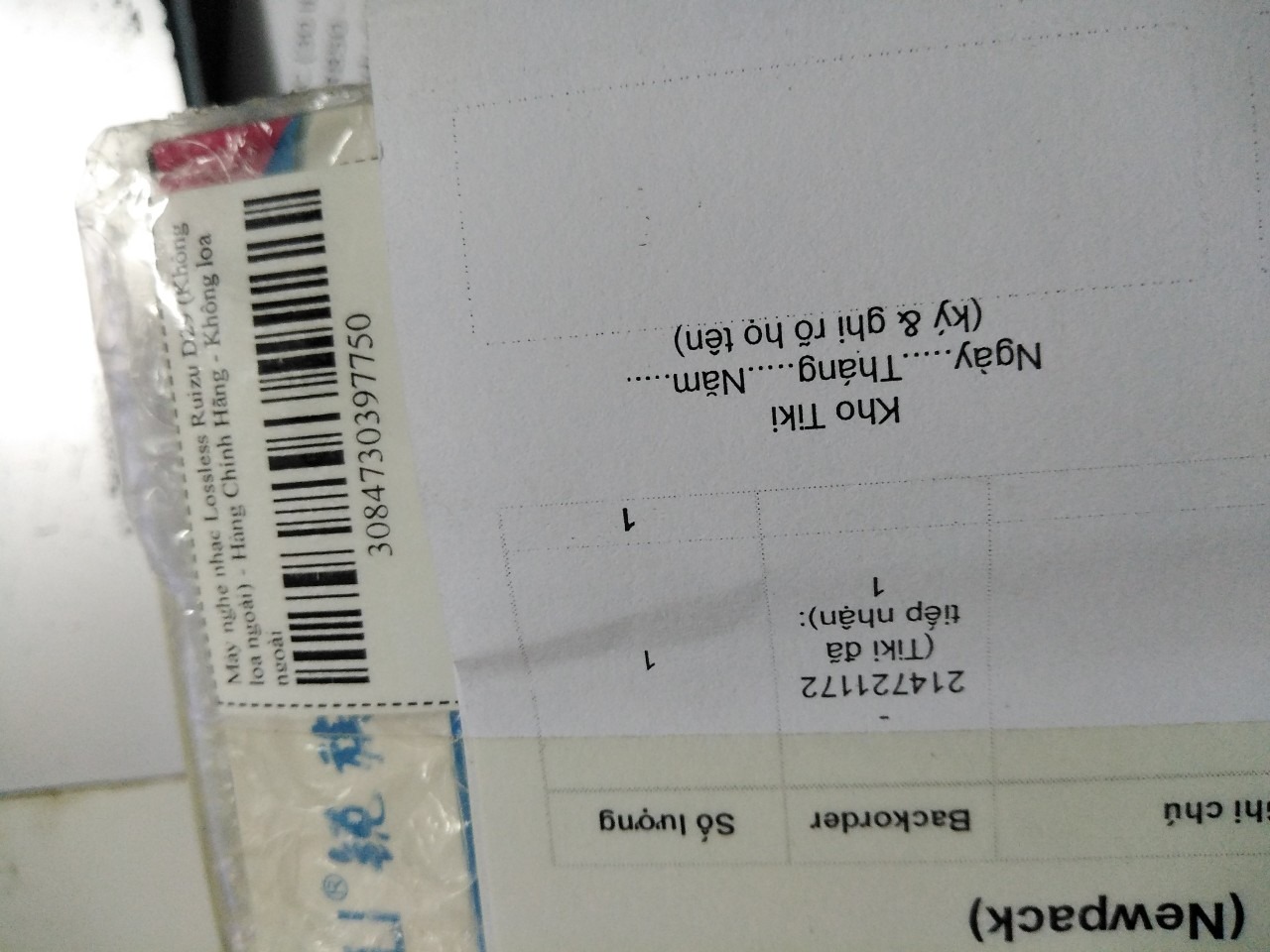 cảm ứng rất tốt, nghe nhạc từ hôm nhận hàng tới giờ chưa hết pin nữa, rất hài lòng.