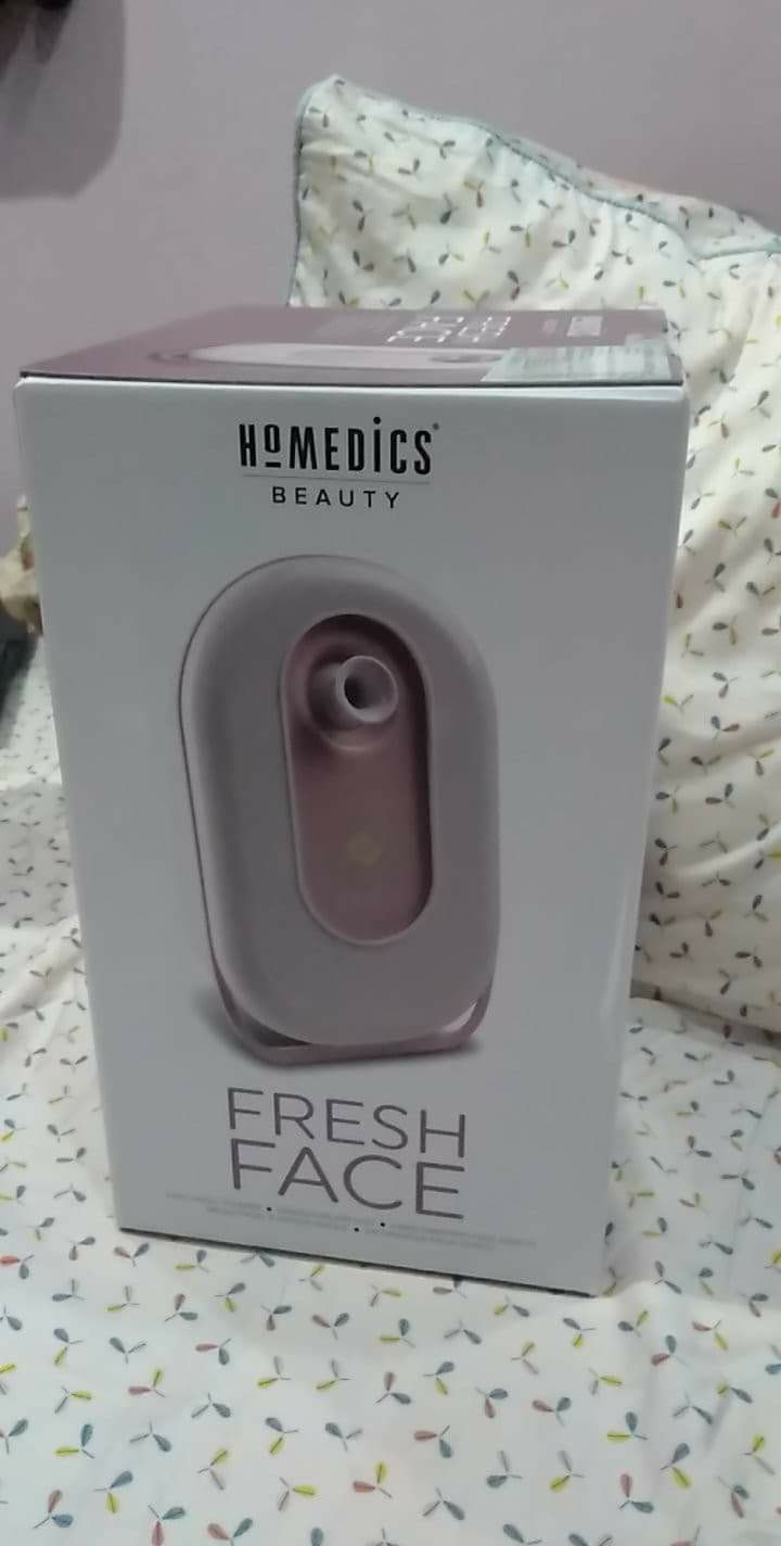 Rất hài lòng về phần đóng gói và dịch vụ của shop. Máy xài ok, nhìn xinh lắm. Anh shipper giao hàng của Tiki kì này giao hàng cau có khó chịu lắm nha, hôm đó vô tình anh tới trúng giờ Mẹ đón 2 đứa nhỏ và có gọi nhỡ mình 1 cuộc, đến cuộc t2 mình nghe thì có nhờ a shipper là giao cho bác coi xe đằng sau, đến lúc anh ra gọi bác với giọng rất bực mình và còn nghe chửi thề nữa, thiệt tình mình rất khó chịu với anh shipper này