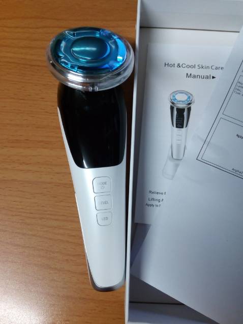 - Hàng giao không phải của hiệu TOP BLK như trên hình.
- Shop không hề phản hồi về thắc mắc của mình.
- Yêu cầu trả hàng qua tiki thì Anphatech bảo không thu hồi, còn nói là hàng giao đúng theo mô tả, và không có phần nào mô tà là có logo, vậy mà cũng nói được, bó tay.
- Tiki nên xử lý tốt hơn để bảo vệ khách hàng.