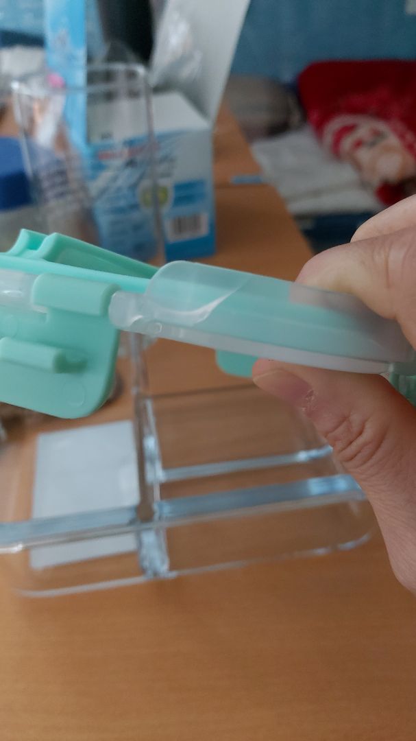 hộp đẹp, nhưng k biết đóng gói thế nào mà nắp hộp bị bể hết 3 góc ???. không đuọc vui cho lắm. shop hãy đóng gói cẩn thận hơn cho các khách hàng sau.