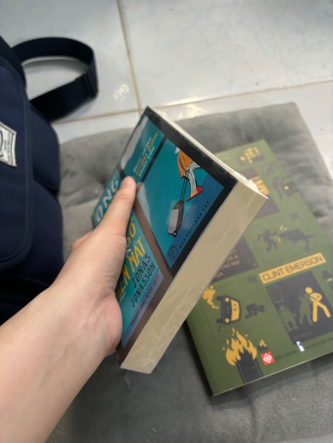 Sách còn nguyên seal nha, mình rất ưng cách bọc hàng của tiki. Giao hàng nhanh hơn ngày hẹn luôn. Ngóng chờ tiki giao hàng để được đọc những cuốn sách hay và ý nghĩa. Cảm ơn tiki