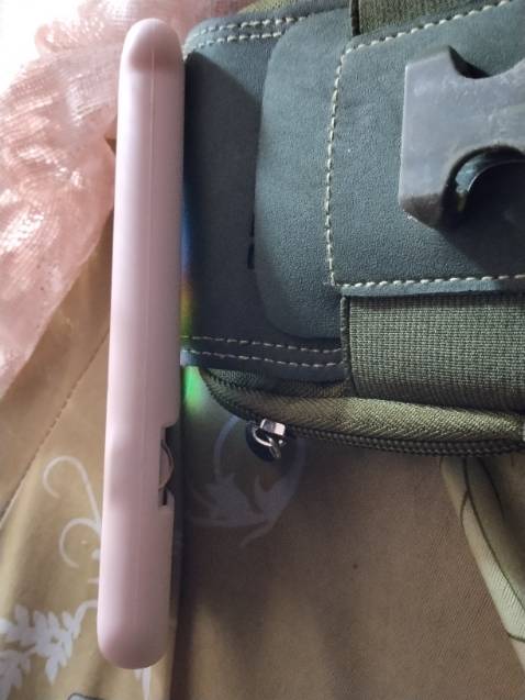 Với giá tiền như vậy thì cũng ổn. Loa nghe to. Có điều không có jack cắm tai nghe phải nghe bằng Bluetooth. Không có nút tăng giảm âm lượng.