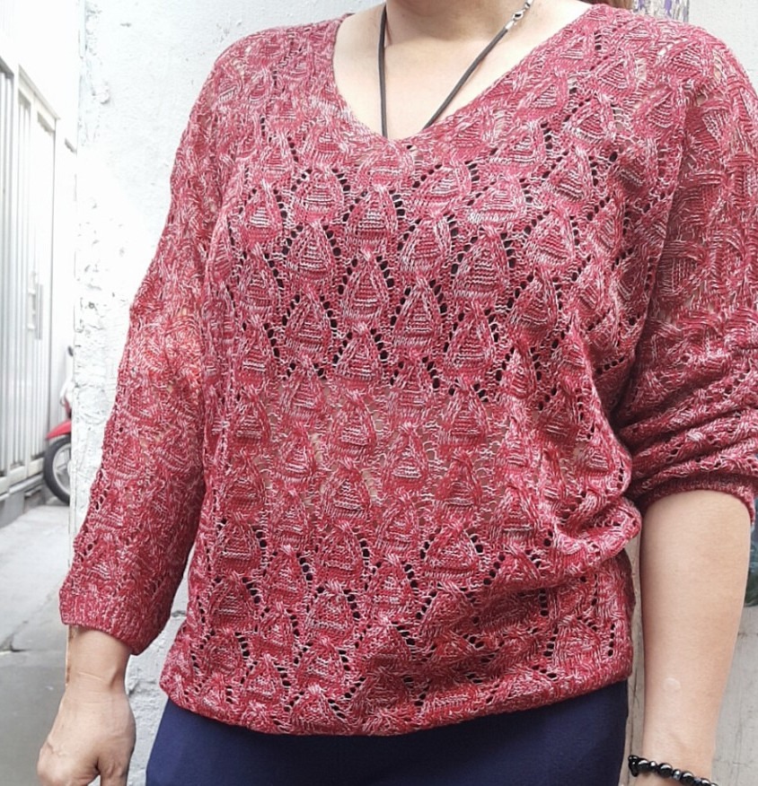 Áo len form dễ mặc, thoải mái, mình 1.57m 50kg mặc vừa luôn nhé.