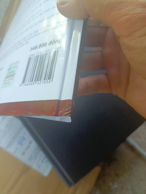 Sách mới tinh, giấy bóng, đẹp.
Mà đơn vị vận chuyển quá cẩu thả, làm sách bị gẫy góc ảnh hưỡng đến cả những trang sách.