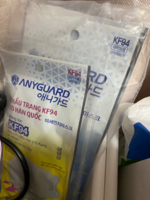 Khẩu trang tốt, mua đúng đợt giảm giá nên có giá tốt hơn đợt dịch, khẩu trang dành cho các bé thì càng yên tâm hơn, nên mua nếu có điều kiện cẩn thận :)