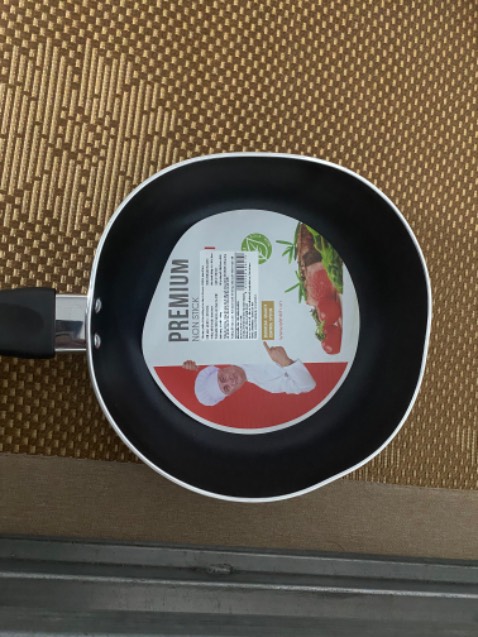 Đã nhận hàng lần đầu và là lần cuối chảo méo mó ko ra hình dạng