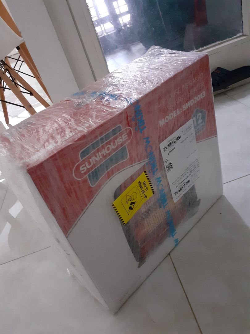 Đây là cái thứ 2 cùng loại của nhà mình, nói chung ưng ý. Với diện tích phòng khoảng 10m2 là rất ổn. Mức độ ngốn điện cũng khiêm tốn hơn lò sưởi dầu.
       Tuy nhiên phải cân nhắc nếu có trẻ bé và khi dùng cần phải hé cửa phòng một chút, nếu ko thấy ngạt thở vì thiếu O2